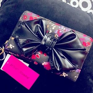 Betsey johnson wallet flowers with large bow NWT